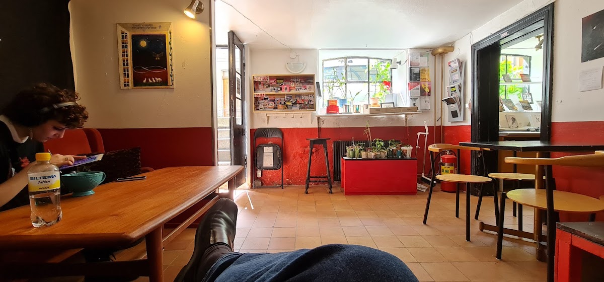 India Däck Book-Café Photos 2